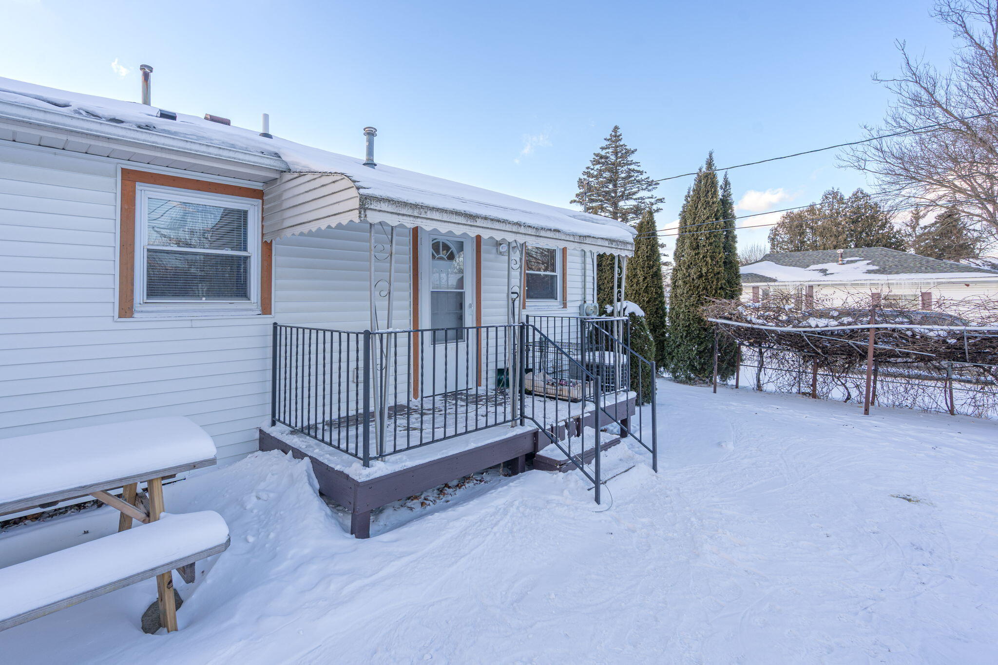3197 Crooks Road Rochester Hills, MI 48309 - Photo 7 of 28 7-web-or-mls-Exteriors (07 of 08)