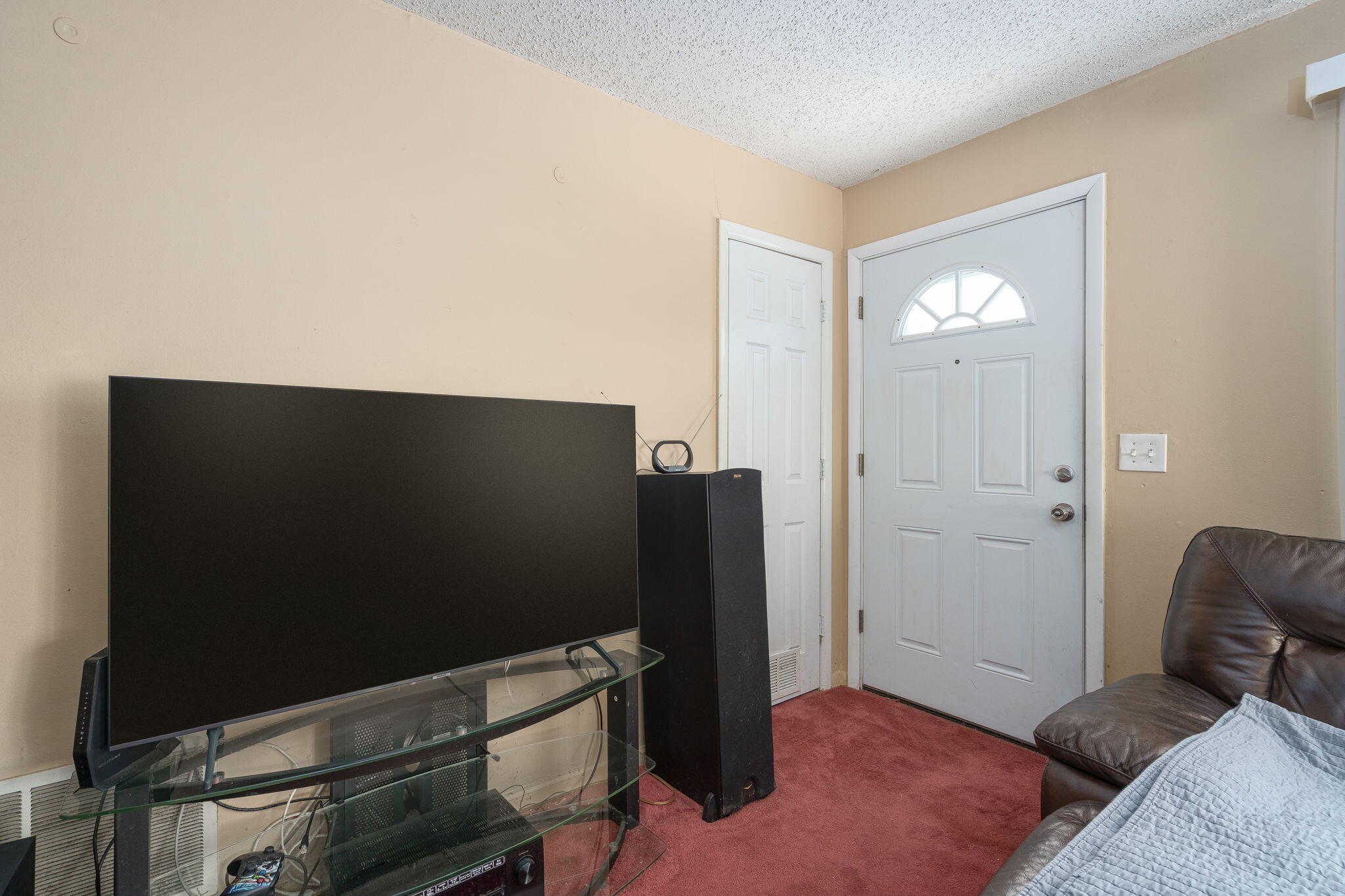 3197 Crooks Road Rochester Hills, MI 48309 - Photo 9 of 28 9-web-or-mls-Interiors (01 of 19)