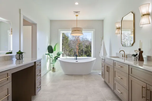 $1,599,000 | 19 Paulsen Drive, Scarborough, ME 04074