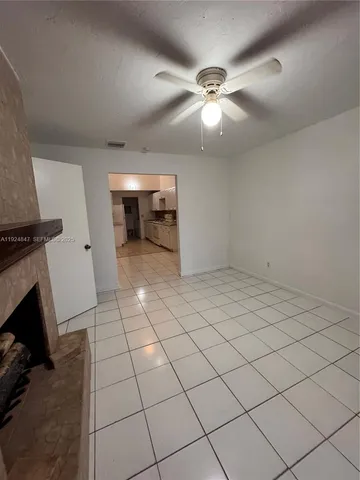 $2,290 | 3625 Southwest 70th Avenue, Unit 23X, Miramar, FL 33023