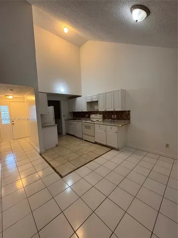 $2,290 | 3625 Southwest 70th Avenue, Unit 23X, Miramar, FL 33023