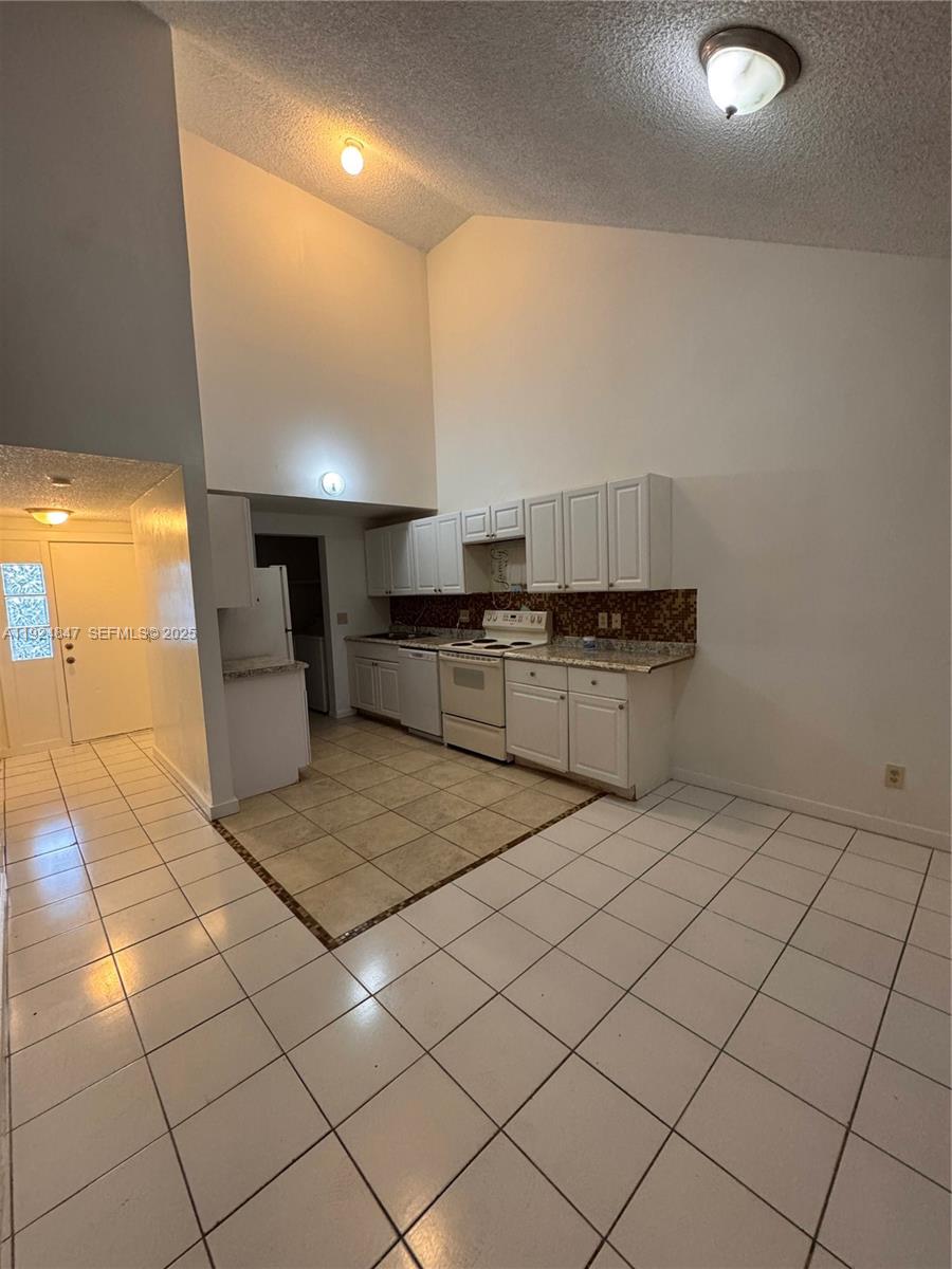 3625 Southwest 70th Avenue, Unit 23X Miramar, FL 33023 - Photo 3 of 17