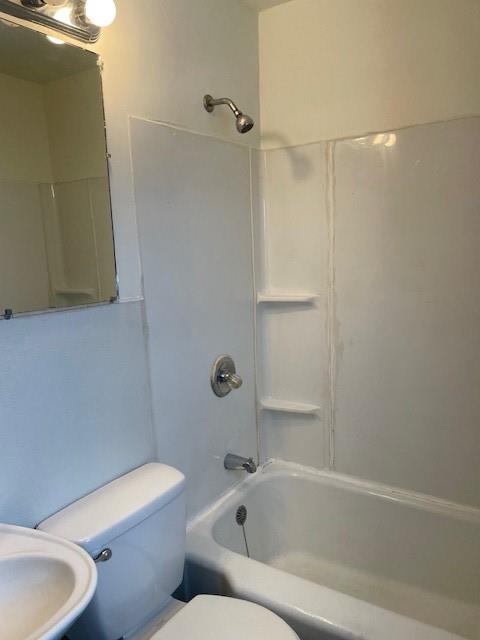 1705 North Walnut Street Ambridge, PA 15003 - Photo 23 of 30 a bathroom with a toilet and a bathtub