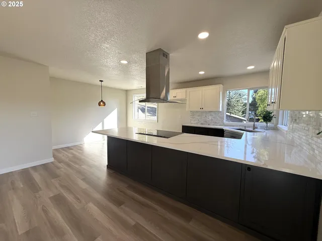 $599,000 | 7978 North Bank Road, Roseburg, OR 97470