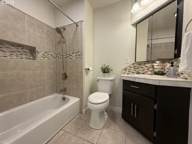 $599,000 | 7978 North Bank Road, Roseburg, OR 97470