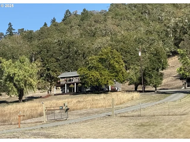 $599,000 | 7978 North Bank Road, Roseburg, OR 97470