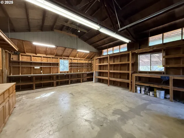 $599,000 | 7978 North Bank Road, Roseburg, OR 97470