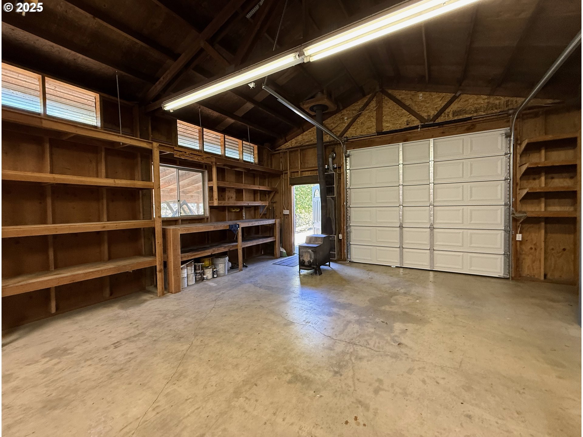 7978 North Bank Road Roseburg, OR 97470 - Photo 29 of 44