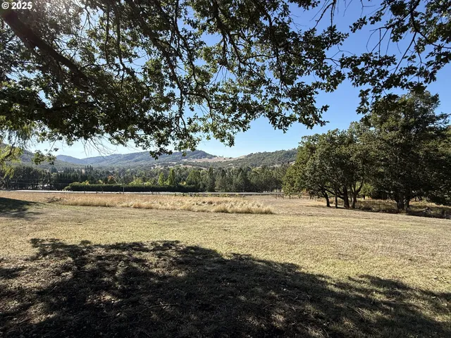 $599,000 | 7978 North Bank Road, Roseburg, OR 97470