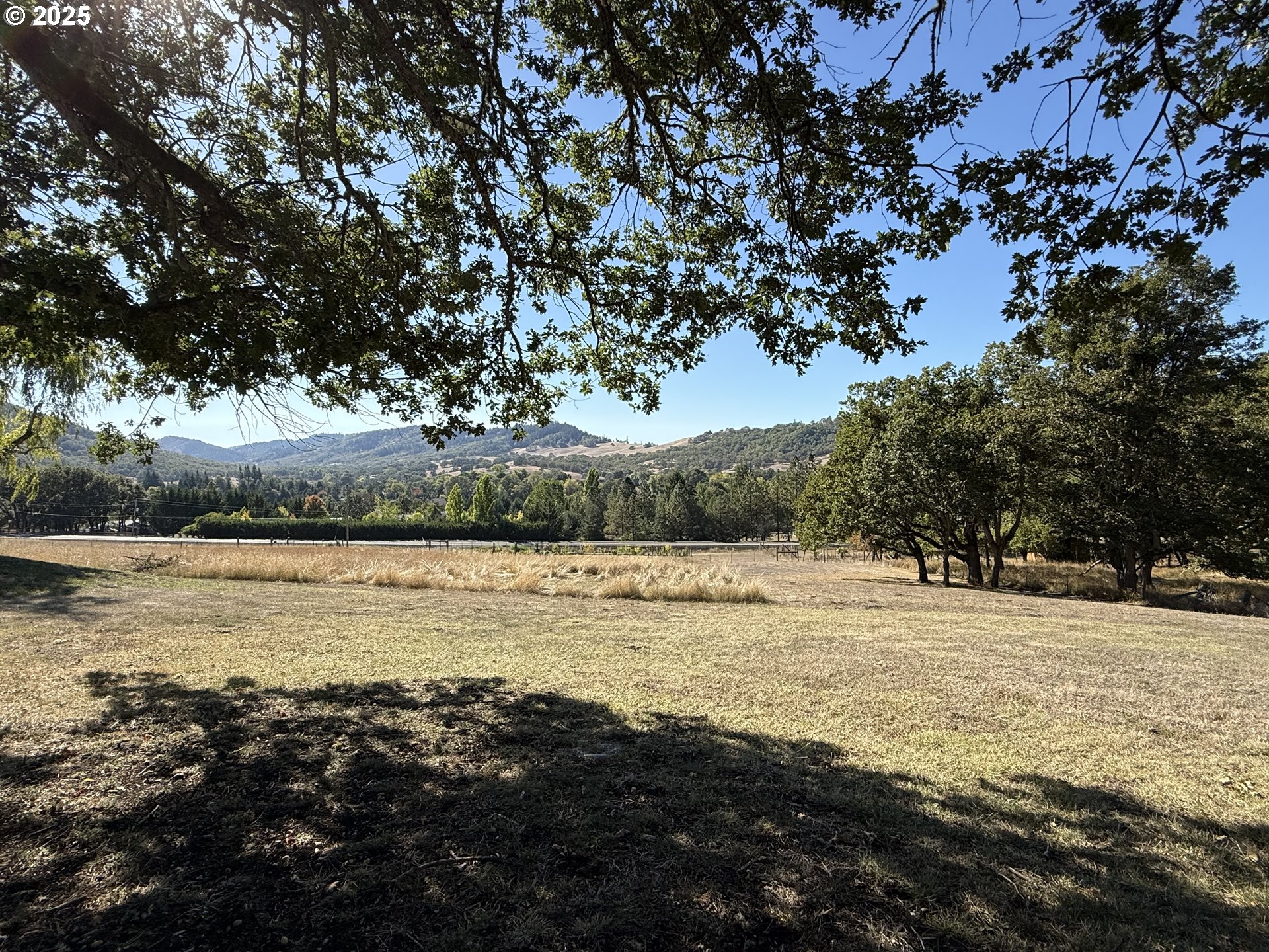 7978 North Bank Road Roseburg, OR 97470 - Photo 32 of 44