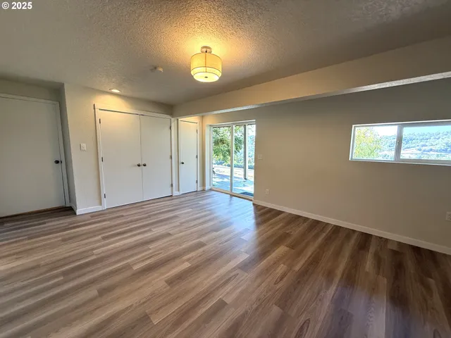 $599,000 | 7978 North Bank Road, Roseburg, OR 97470