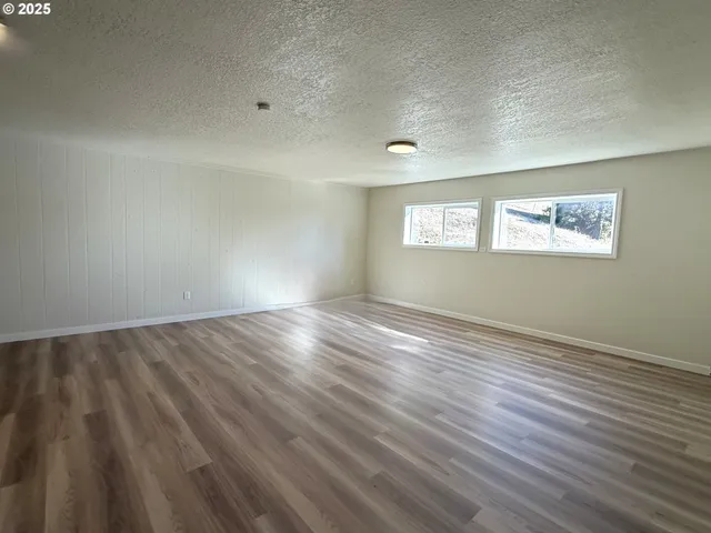 $599,000 | 7978 North Bank Road, Roseburg, OR 97470