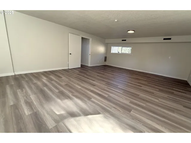 $599,000 | 7978 North Bank Road, Roseburg, OR 97470