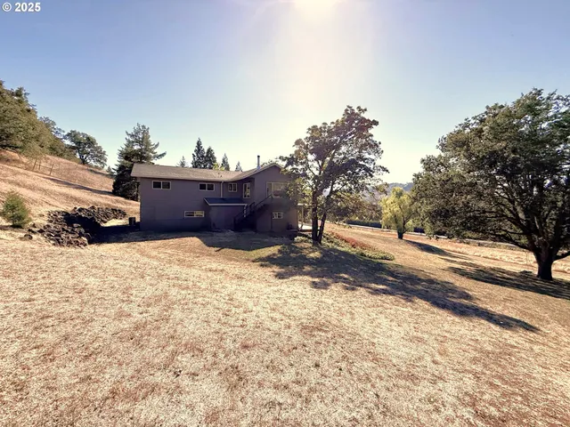 $599,000 | 7978 North Bank Road, Roseburg, OR 97470