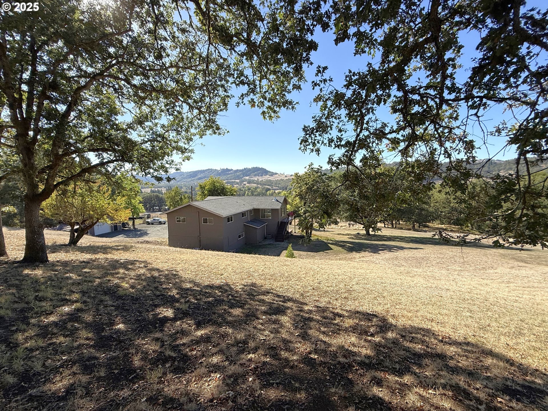 7978 North Bank Road Roseburg, OR 97470 - Photo 40 of 44