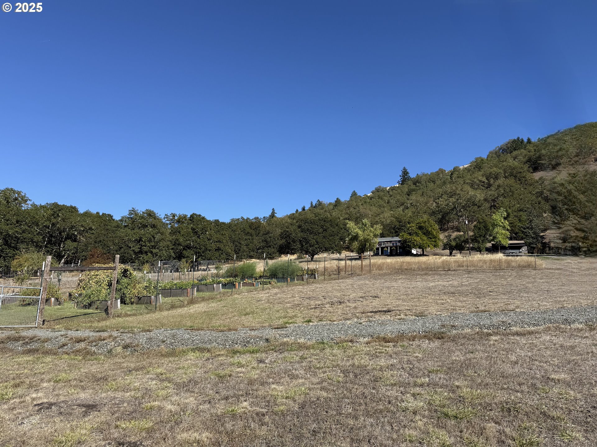 7978 North Bank Road Roseburg, OR 97470 - Photo 42 of 44