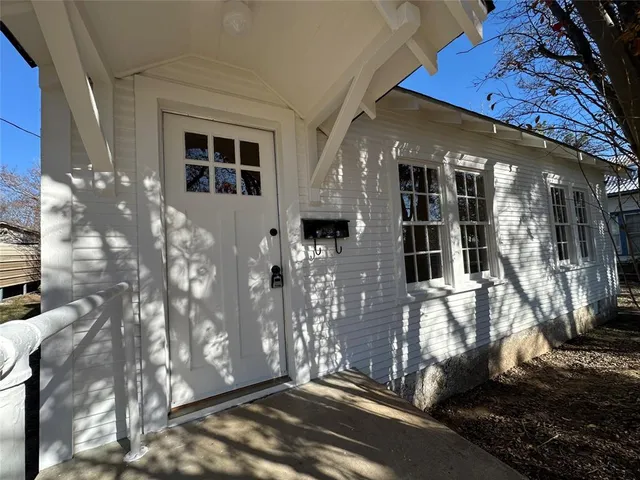 $139,000 | 307 East Grand Avenue, Comanche, TX 76442