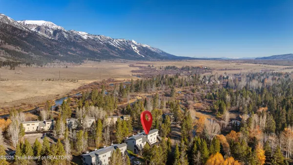 $1,350,000 | 4420 Berry Drive, Unit 3823, Wilson, WY 83014