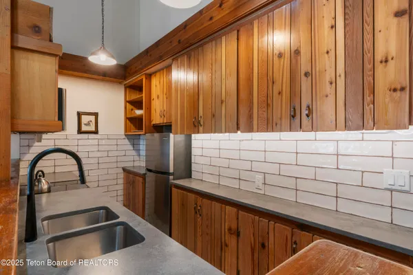 $1,350,000 | 4420 Berry Drive, Unit 3823, Wilson, WY 83014