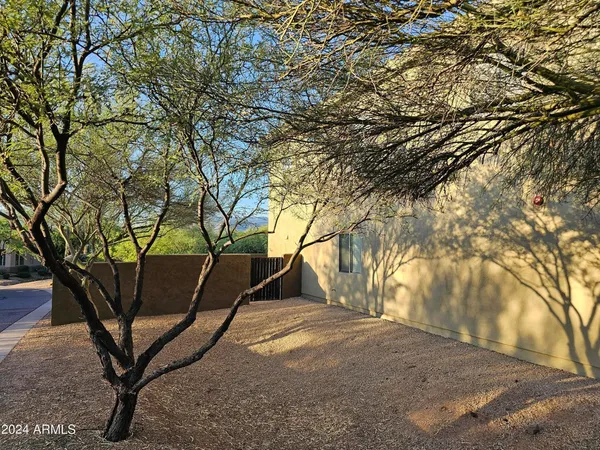 $2,450 | 6111 East Knolls Way North, Cave Creek, AZ 85331