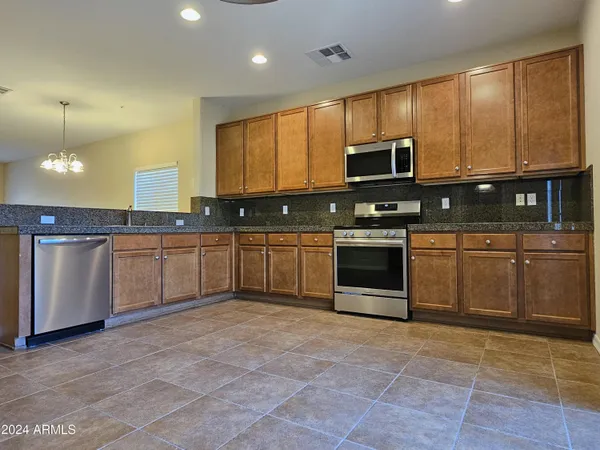 $2,450 | 6111 East Knolls Way North, Cave Creek, AZ 85331