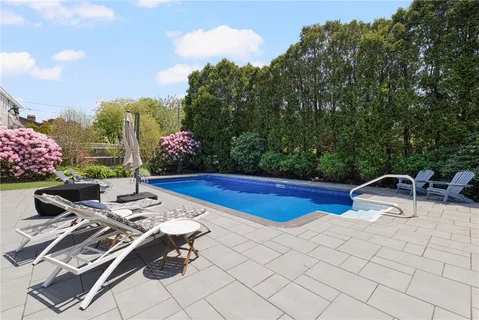 $2,295,000 | 5 Maloney Lane, Middletown, RI 02842