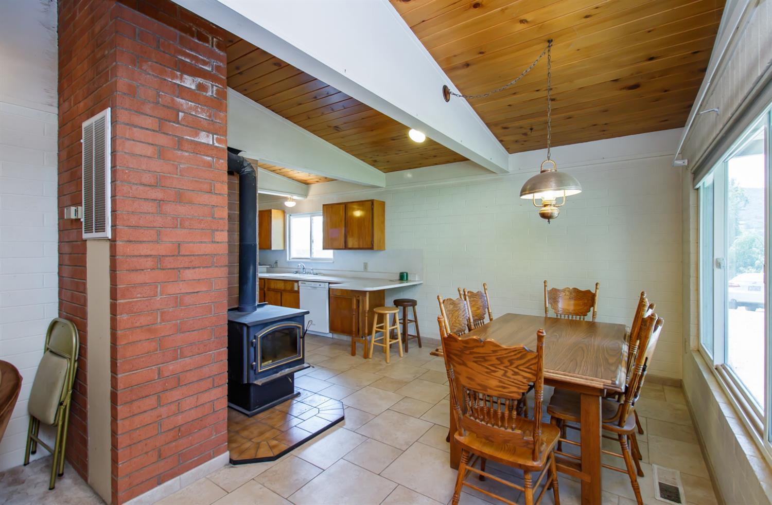 1039 West Valley View Road Ashland, OR 97520 - Photo 7 of 32 Additional Photo