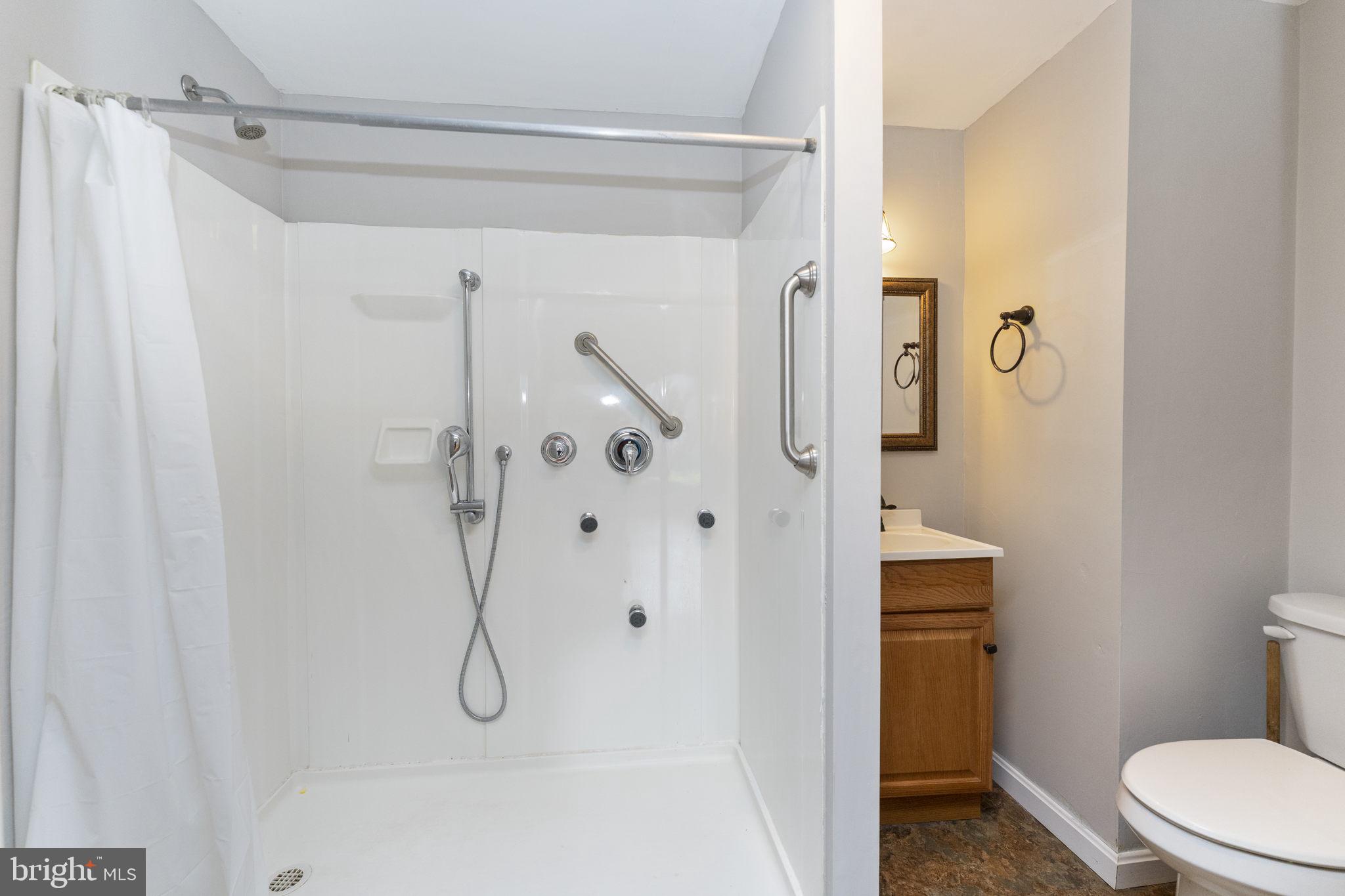 425 Hoover Road Ambler, PA 19002 - Photo 18 of 28