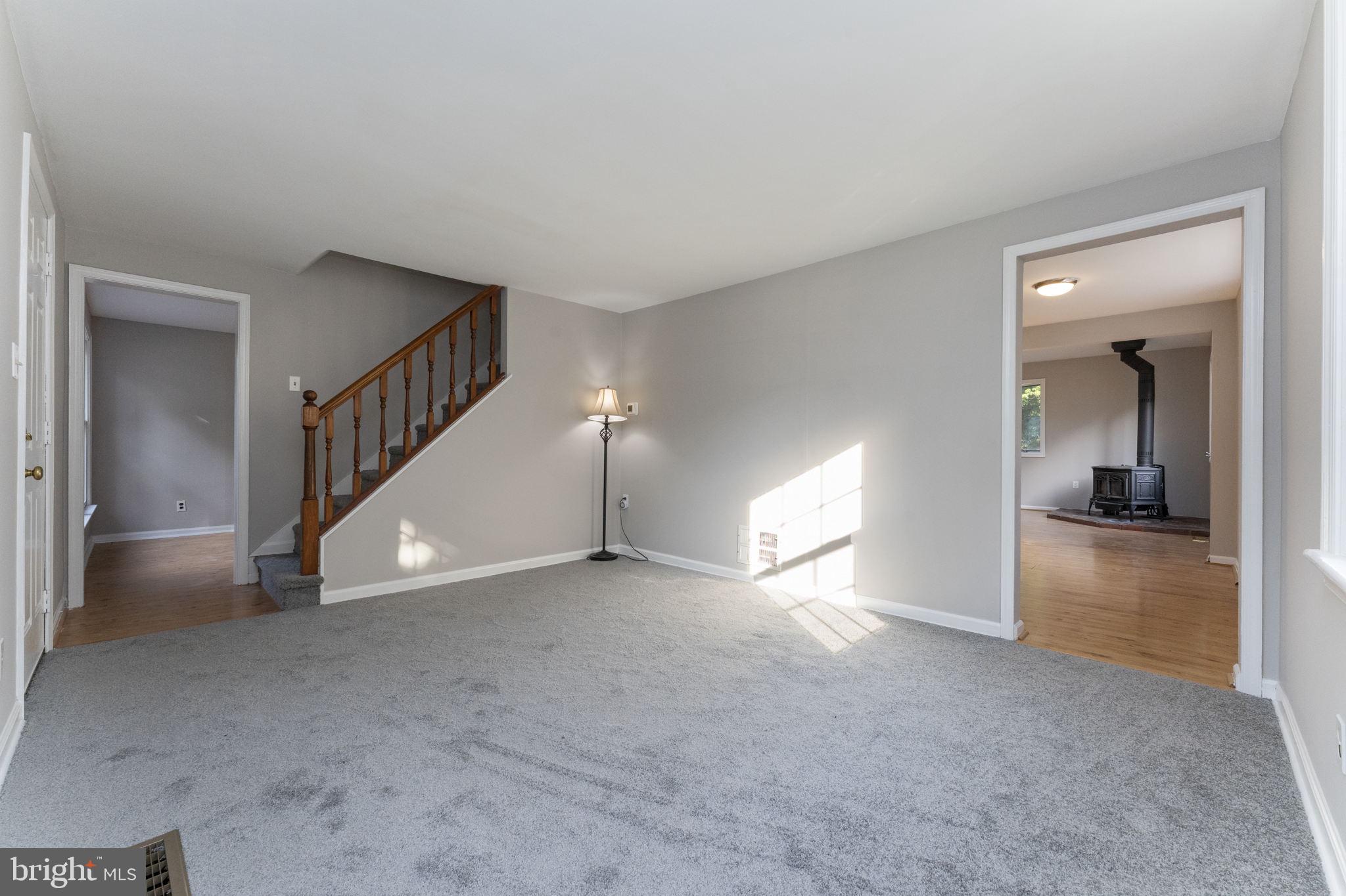 425 Hoover Road Ambler, PA 19002 - Photo 4 of 28