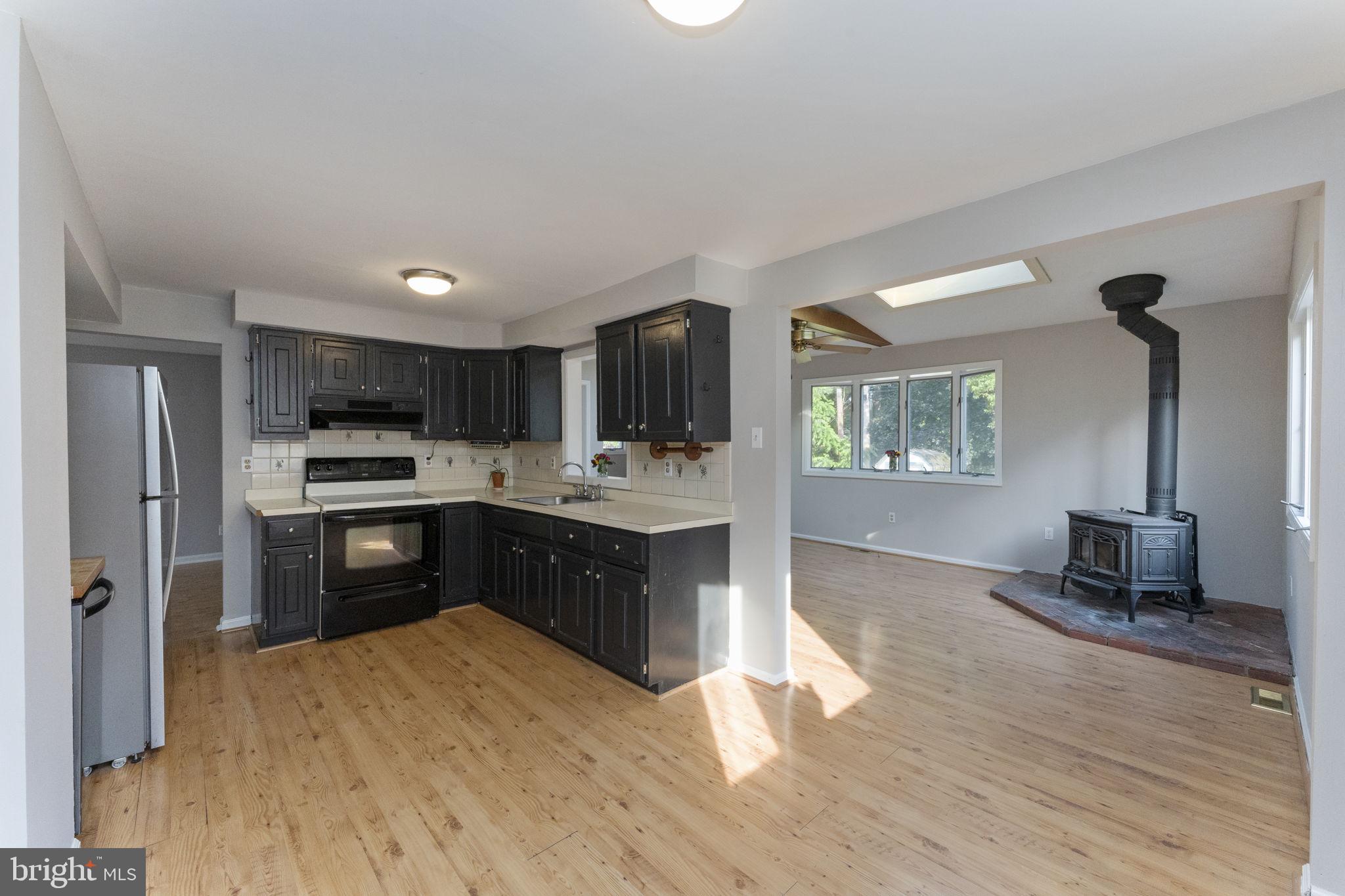 425 Hoover Road Ambler, PA 19002 - Photo 5 of 28