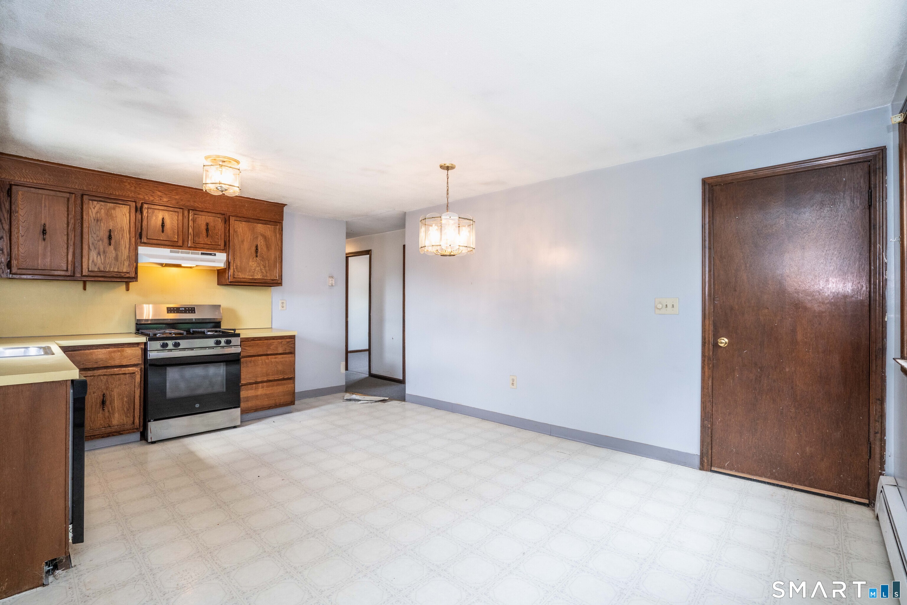 37 Rutherford Street New Britain, CT 06051 - Photo 14 of 24