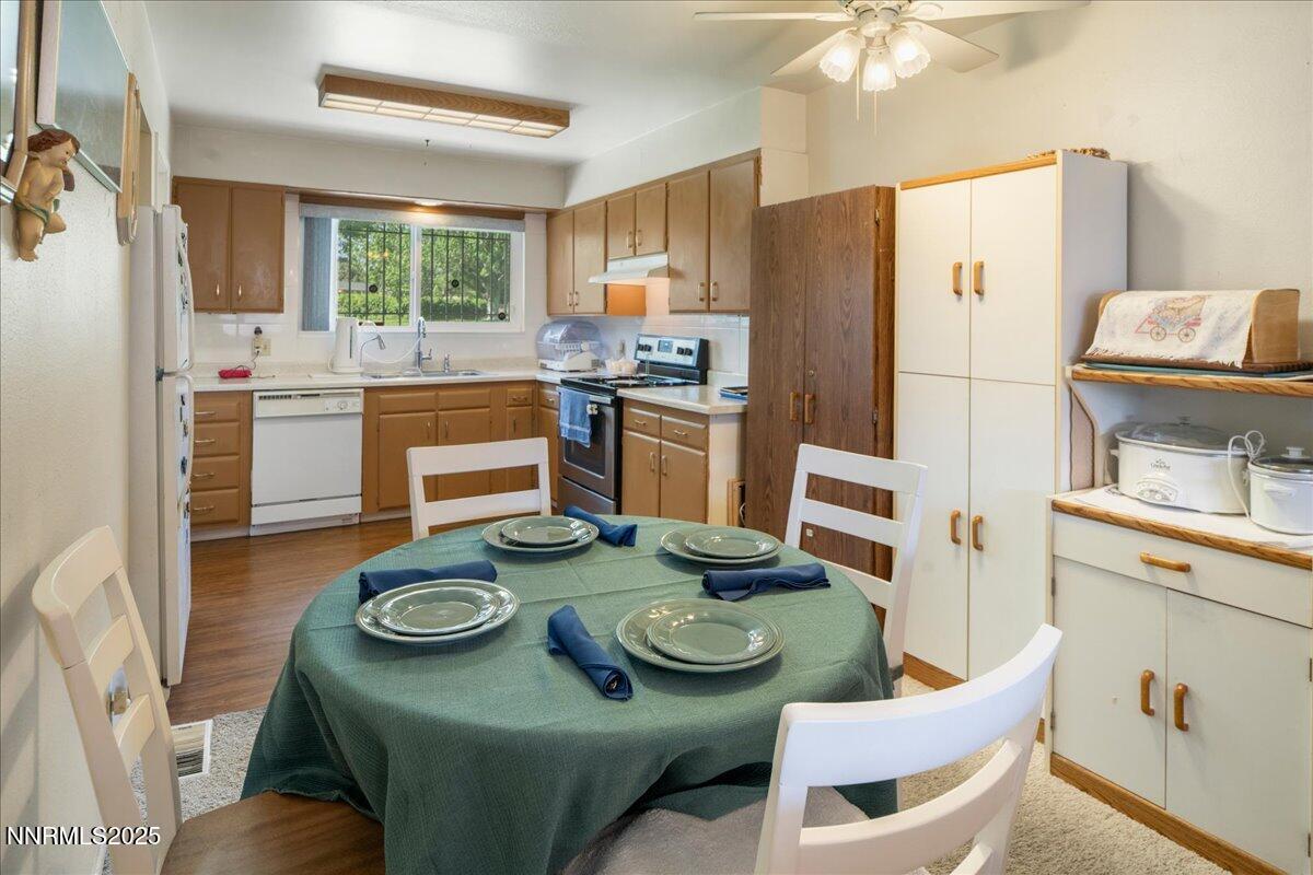 110 Smithridge Park Reno, NV 89502 - Photo 5 of 24 05-DSC_3634
