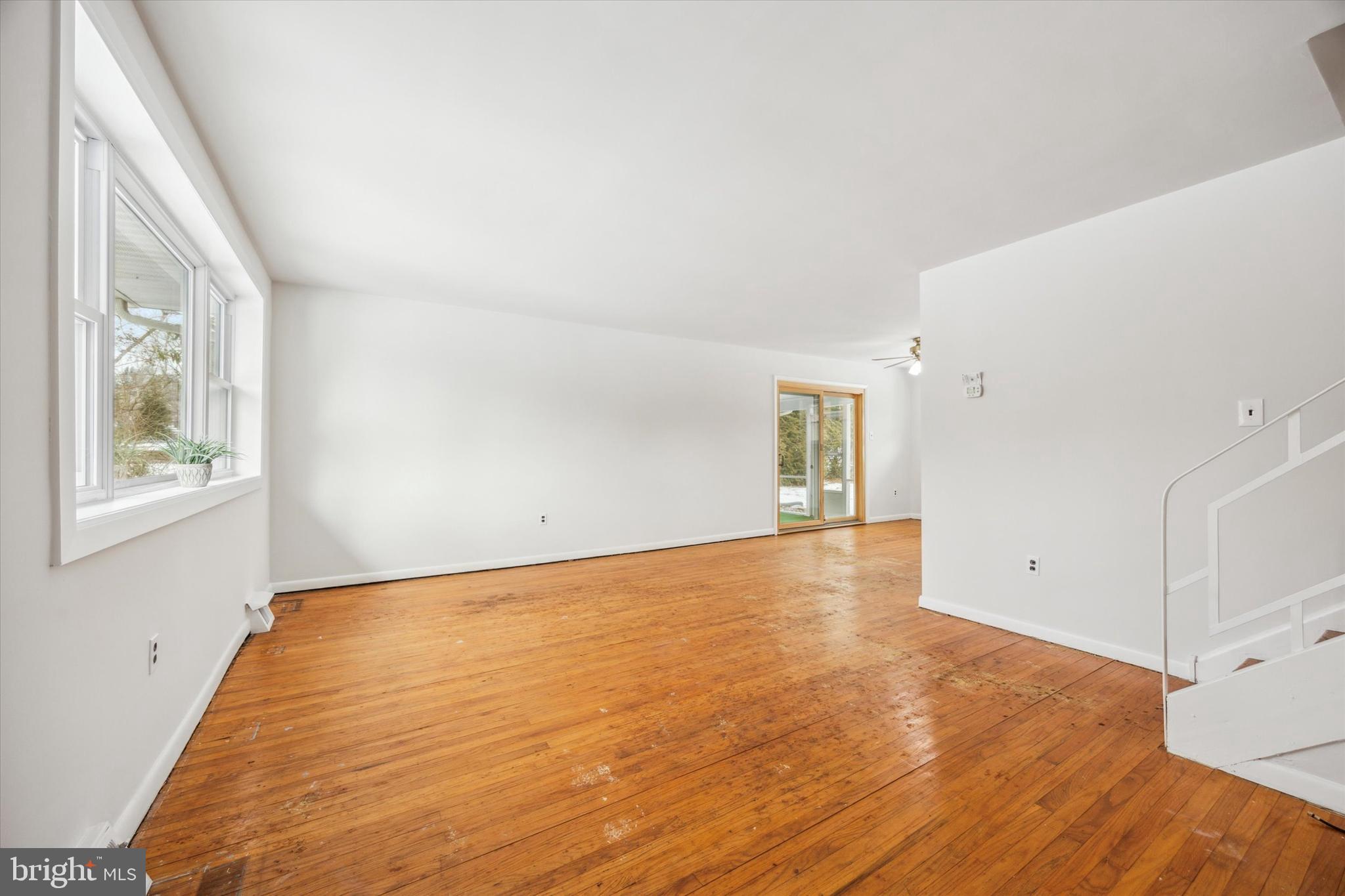 233 South Pennell Road Media, PA 19063 - Photo 4 of 34 Living Room