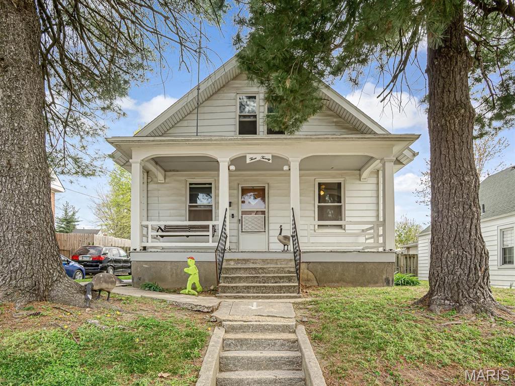 320 West 3rd Street Waterloo, IL 62298 - Photo 1 of 16