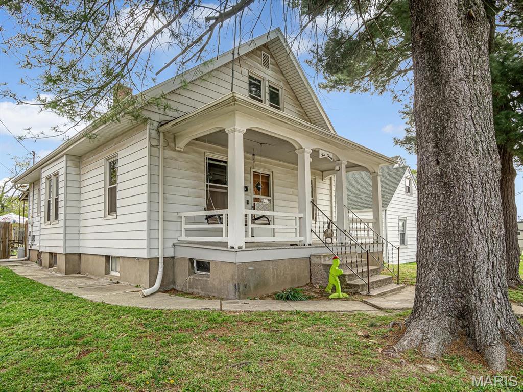 320 West 3rd Street Waterloo, IL 62298 - Photo 2 of 16