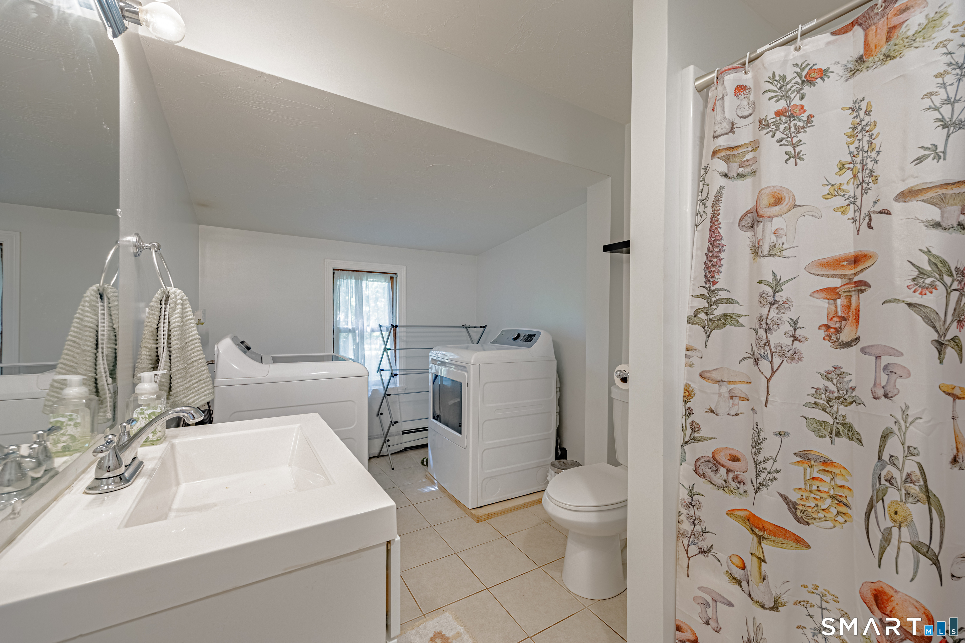 1414 Hartford Pike Killingly, CT 06243 - Photo 19 of 20