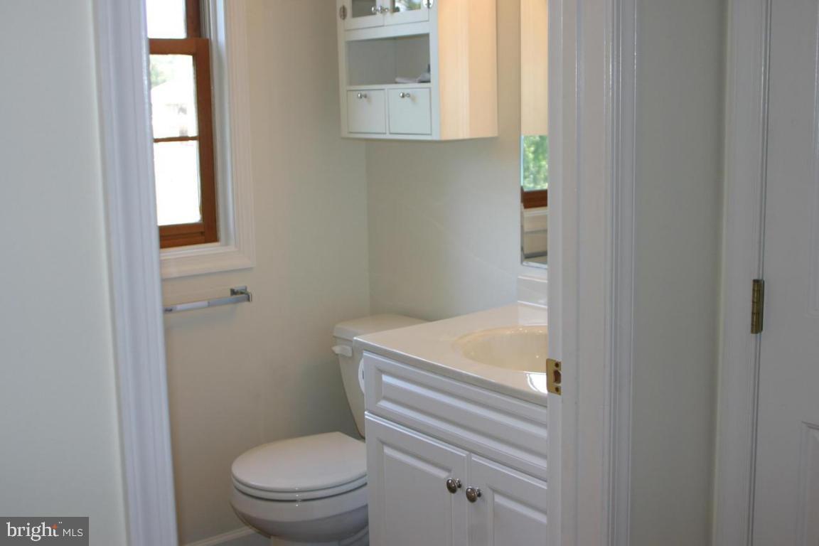 338 Cardinal Road Lititz, PA 17543 - Photo 4 of 5 Gallery Image 4