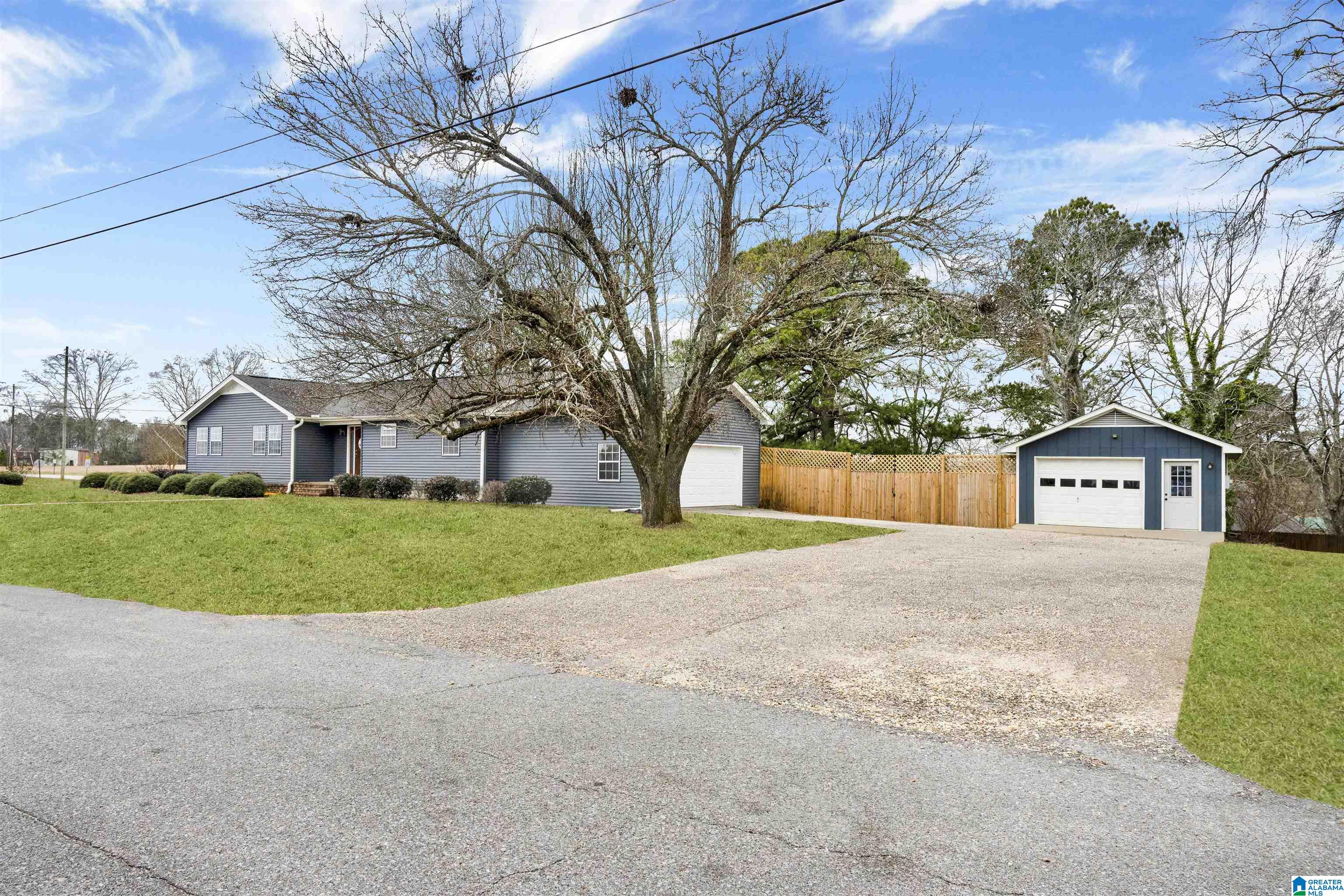 611 Dennis Street Clanton, AL 35045 - Photo 5 of 32