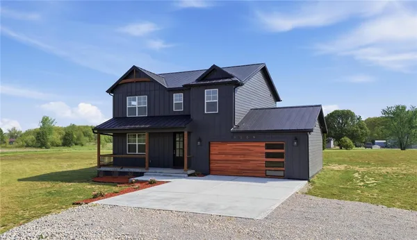 $469,000 | 3509 South State Rte 72, Sabina, OH 45169