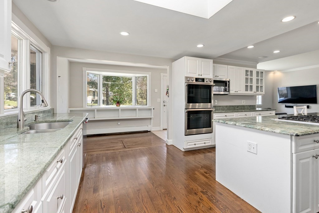528 Glen Road Weston, MA 02493 - Photo 11 of 34 Gallery Image 11