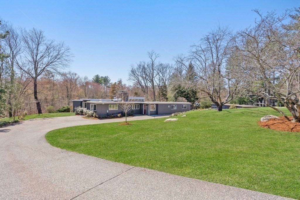 528 Glen Road Weston, MA 02493 - Photo 30 of 34 Gallery Image 30