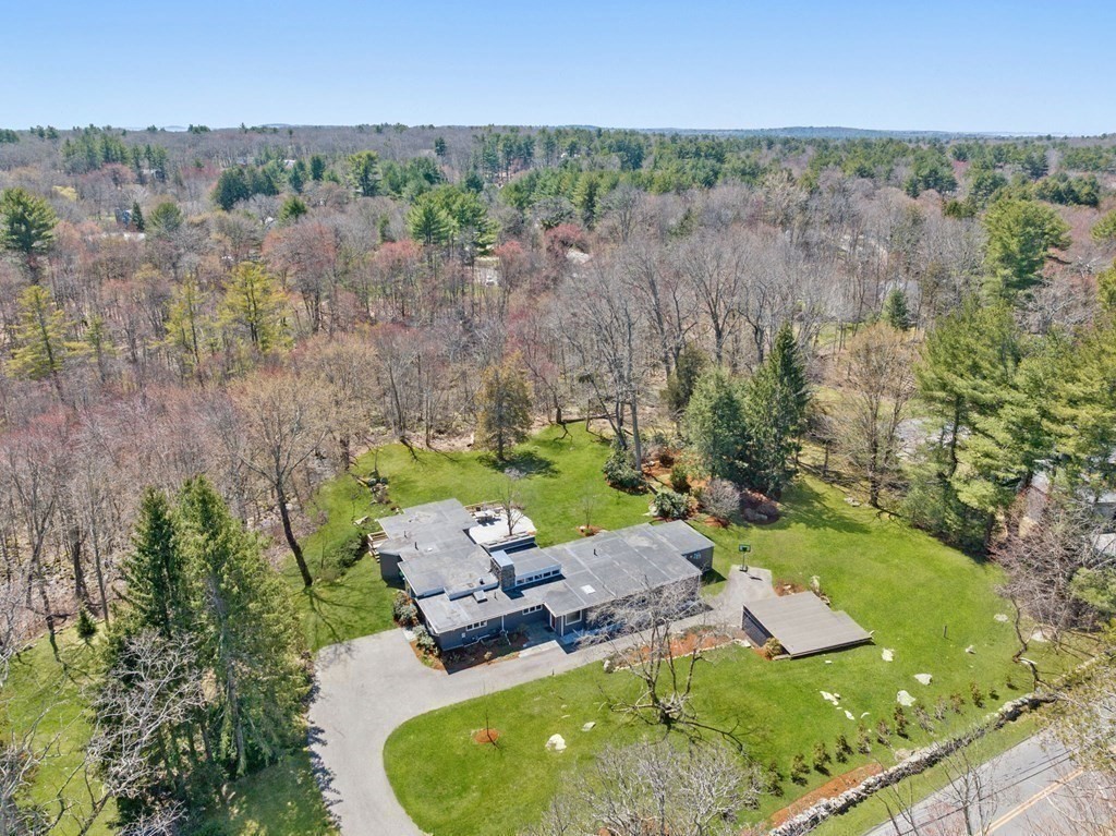 528 Glen Road Weston, MA 02493 - Photo 31 of 34 Gallery Image 31