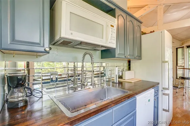 $220,000 | 189 Cornett Drive, Four Seasons, MO 65049