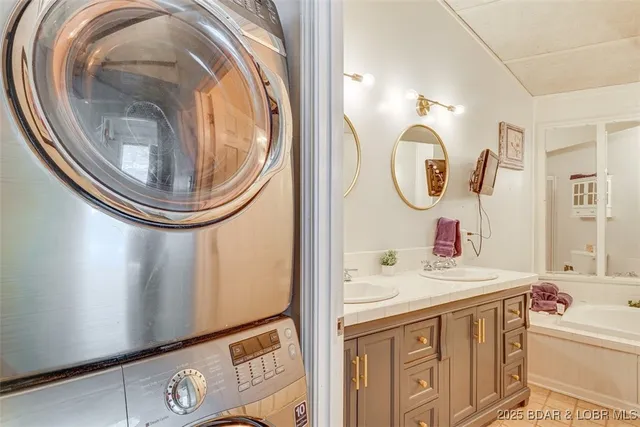 $220,000 | 189 Cornett Drive, Four Seasons, MO 65049