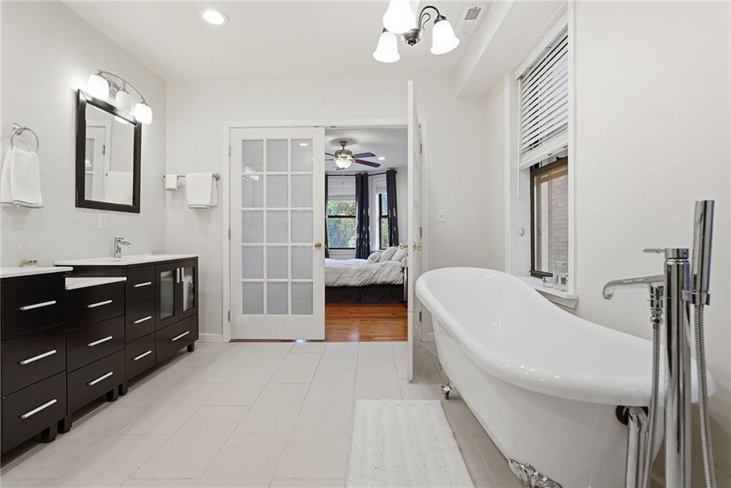 5443 Jackson Street Pittsburgh, PA 15206 - Photo 17 of 46 Primary bath with soaking tub