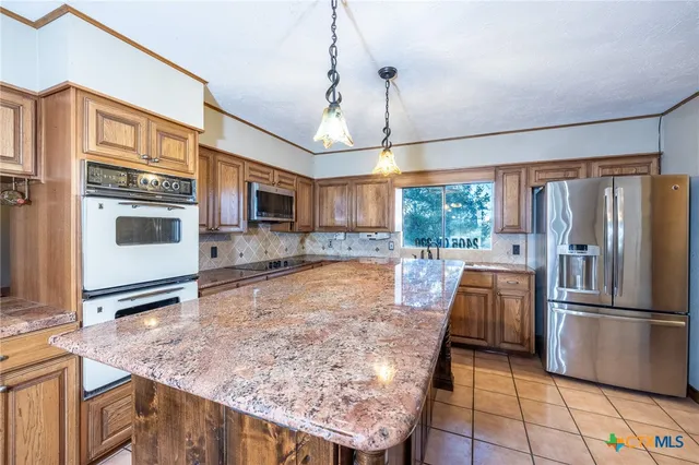 $580,000 | 2405 County Road 239, Gonzales, TX 78629