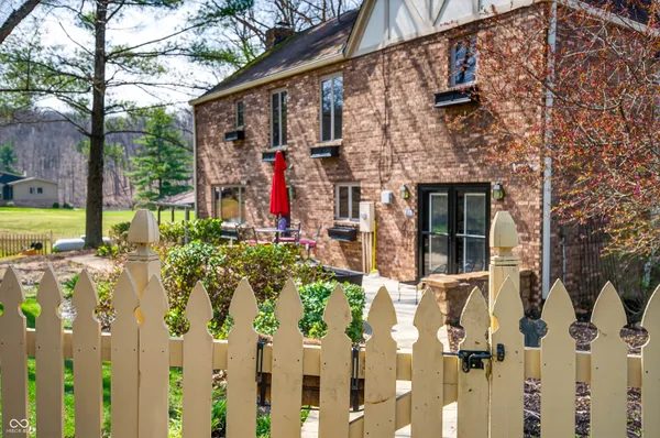 $799,000 | 995 East Skyline Drive, Brownstown, IN 47220