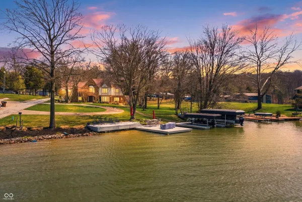 $799,000 | 995 East Skyline Drive, Brownstown, IN 47220