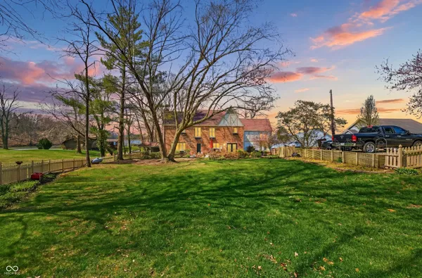 $799,000 | 995 East Skyline Drive, Brownstown, IN 47220