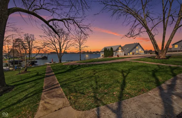 $799,000 | 995 East Skyline Drive, Brownstown, IN 47220